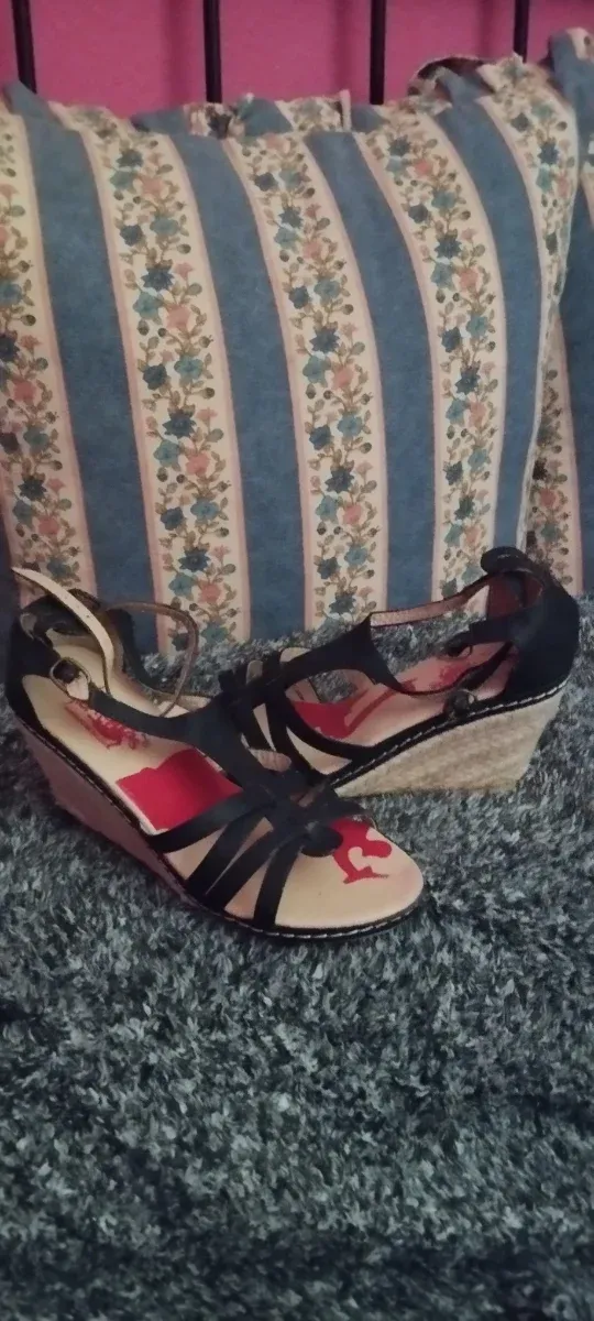 Sandalias cuña esparto negras