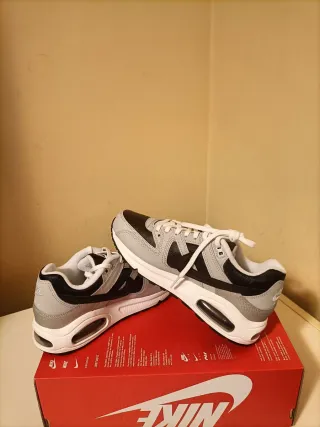 T39 Nike Air Max Command PRM