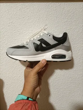 T39 Nike Air Max Command PRM