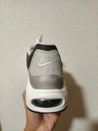 T39 Nike Air Max Command PRM