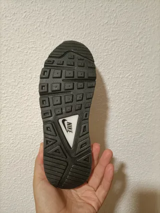 T39 Nike Air Max Command PRM