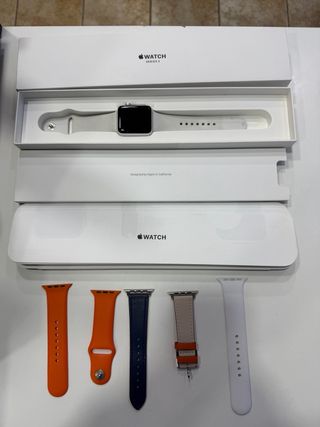 Apple Watch Series 3 42mm con correas
