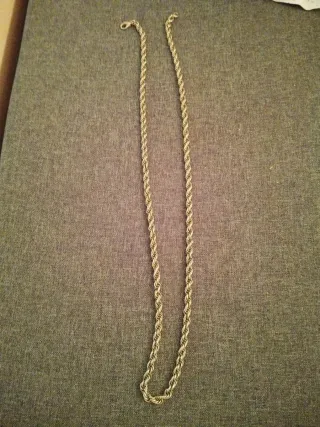 Cordón dorado trenzado