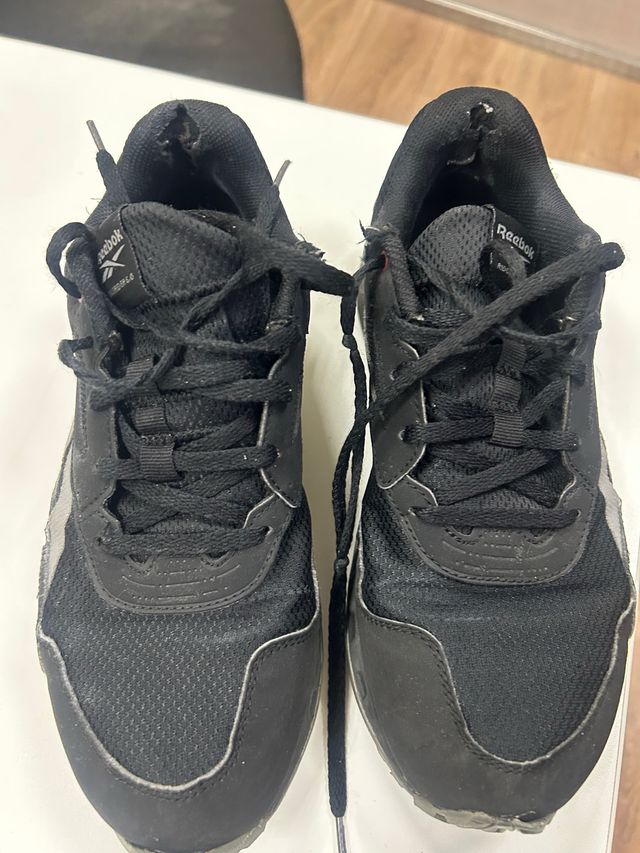 Zapatillas deportivas Reebok negras y grises