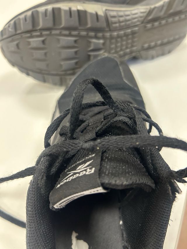 Zapatillas deportivas Reebok negras y grises