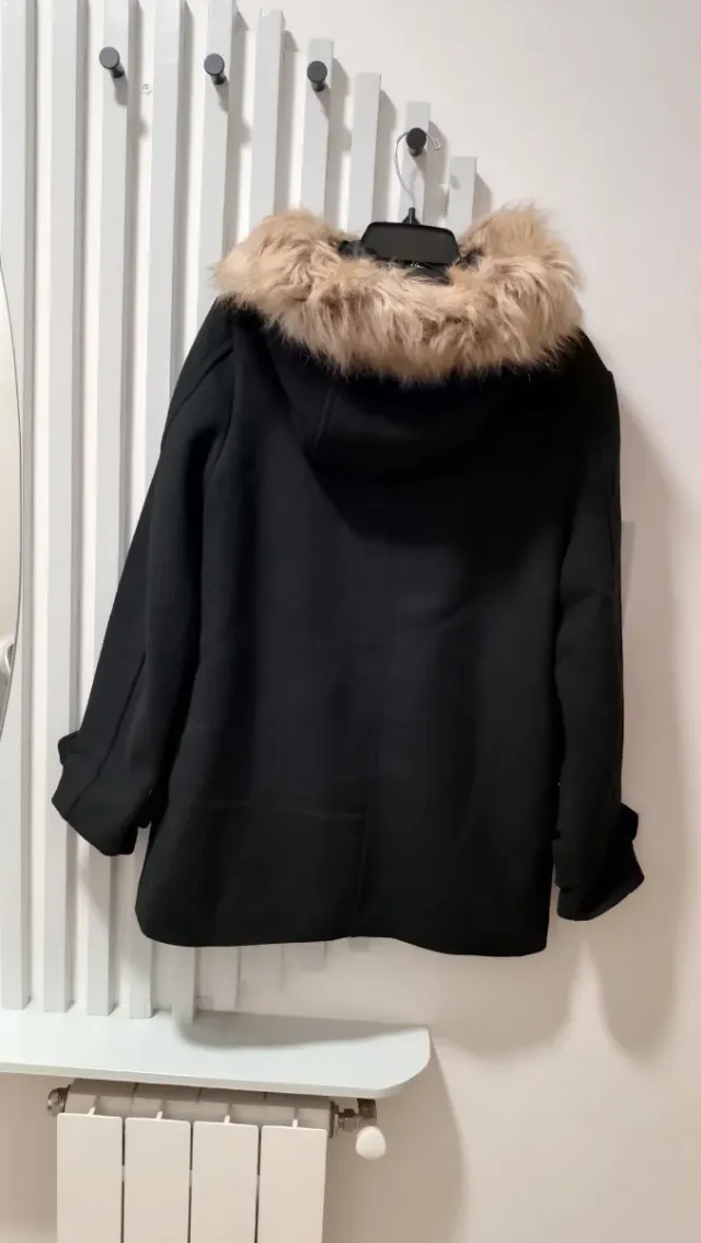 Abrigo Stradivarius Negro Talla S