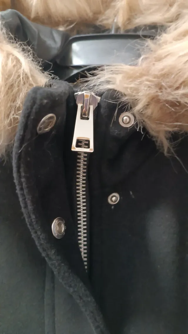 Abrigo Stradivarius Negro Talla S