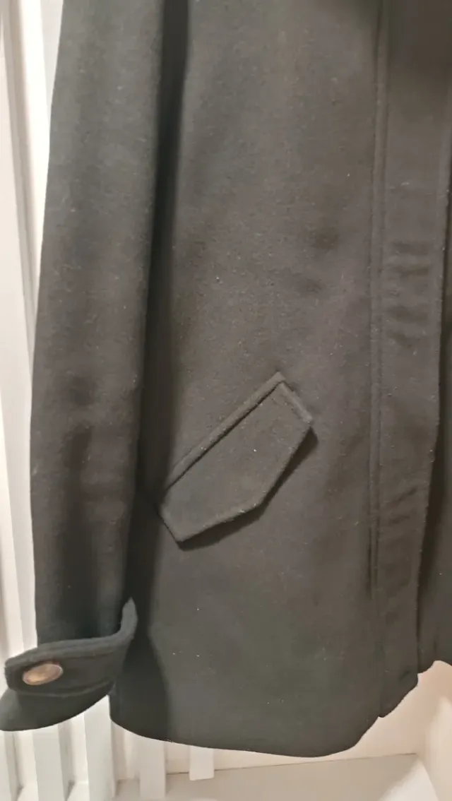 Abrigo Stradivarius Negro Talla S