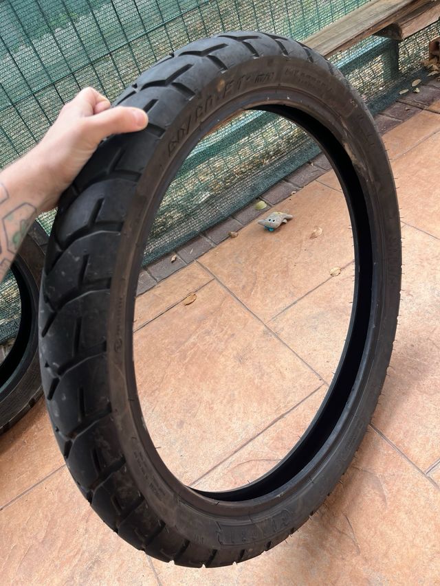 Ruedas mixtas moto 90 90 21 y 150 70 18