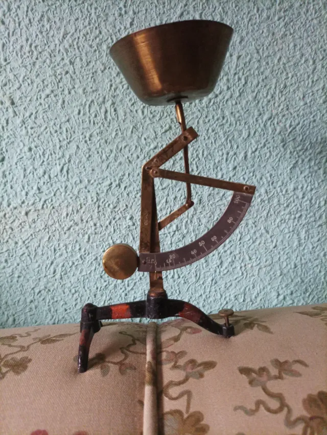 Balanza de precisión antigua 1930