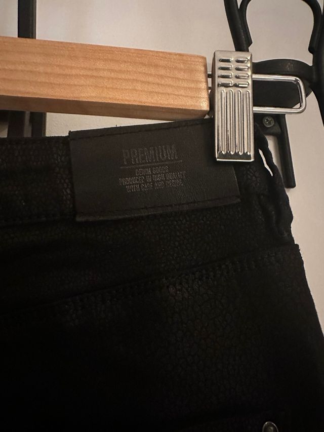 Pantalón negro pitillo tobillero | S