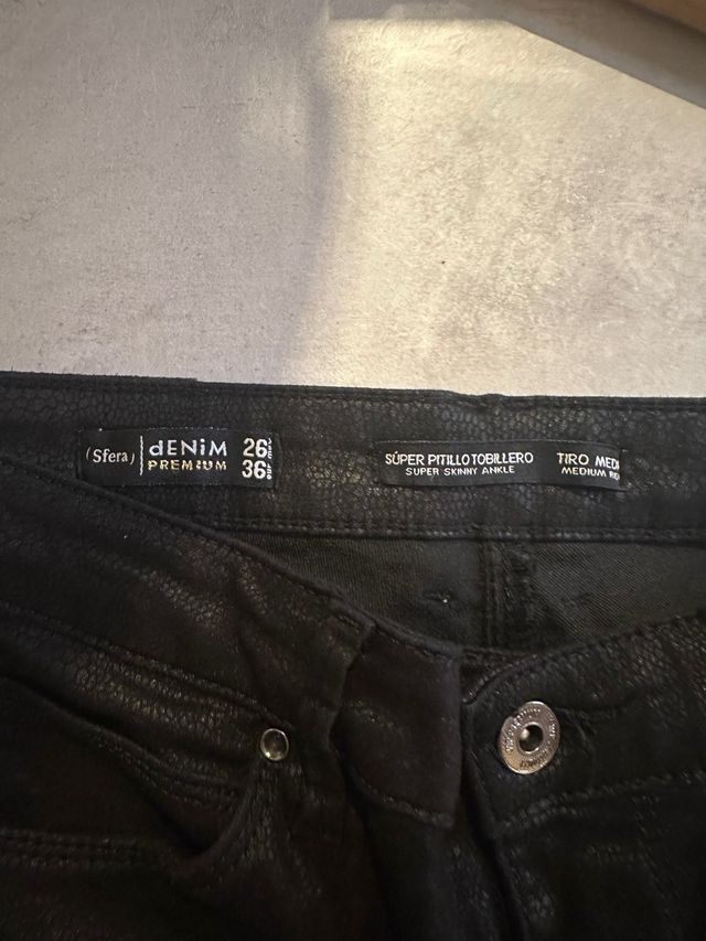 Pantalón negro pitillo tobillero | S