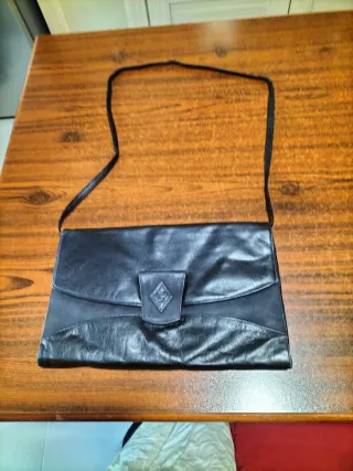 Borsetta nera tracolla in pelle