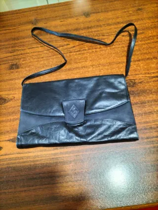 Borsetta nera tracolla in pelle