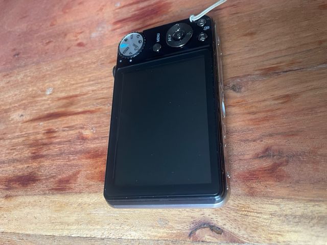 Cámara Samsung Zoom Lens 5x Negra PL 150