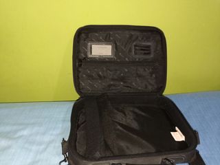 Maletín para portátil . Targus