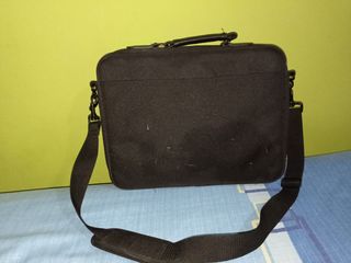 Maletín para portátil . Targus