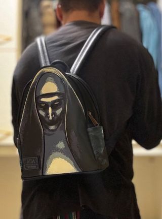 Loungefly The Nun Zainetto