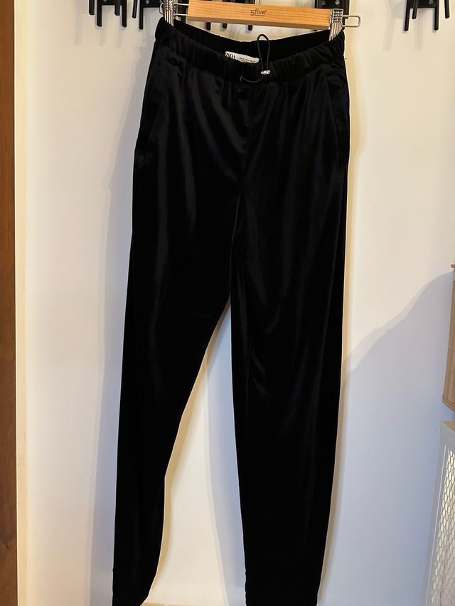 Pantalón terciopelo negro Zara | S