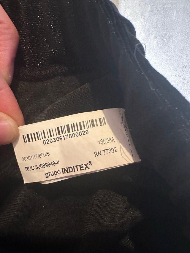 Pantalón terciopelo negro Zara | S