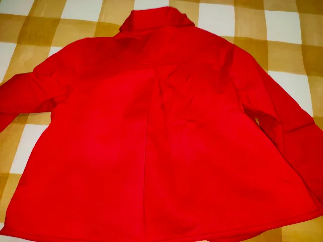Chaqueta roja niña