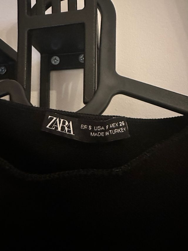 Vestido negro ajustado corto | S