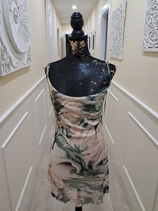 Vestido negro tirantes brillantes