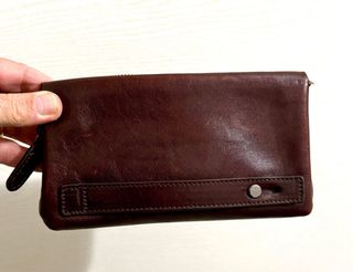 Pochette uomo in pelle marrone