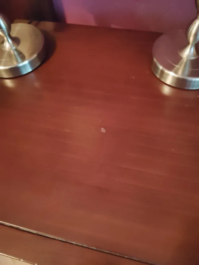 Conjunto dormitorio: mesitas y cabecero