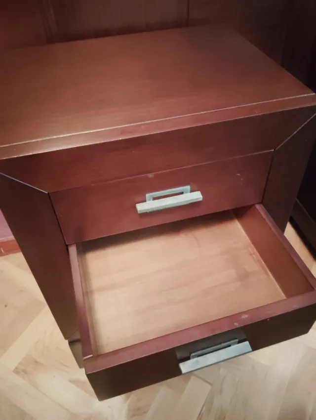 Conjunto dormitorio: mesitas y cabecero