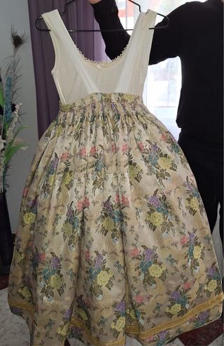 Traje de Fallera Niña Rosa y Dorado