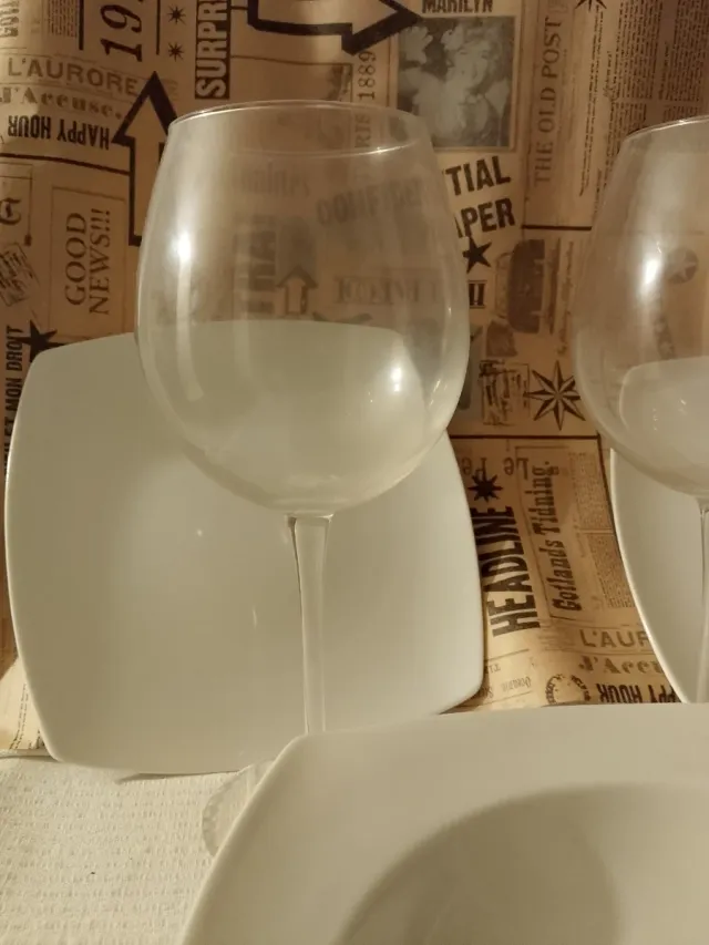 Set 2 Platos, Copas y Bote