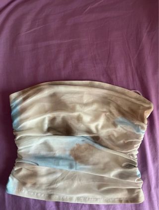 Top con estampado tie-dye