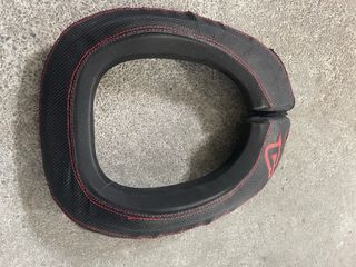 Collarín Acerbis Negro/Rojo Enduro Motocross