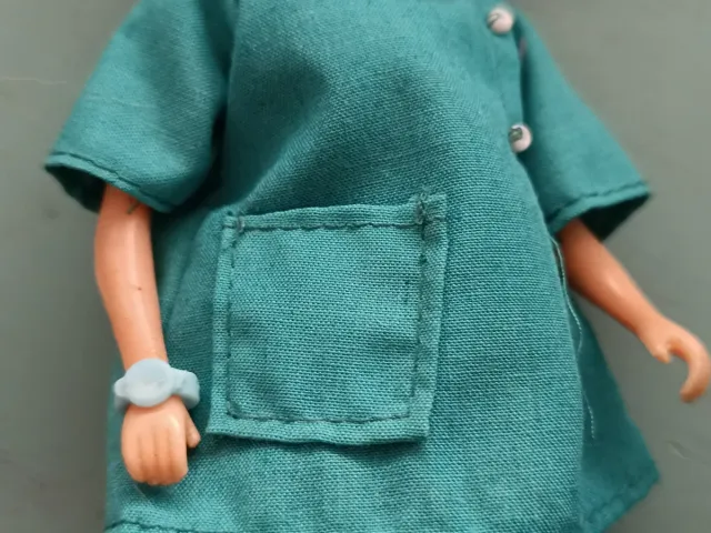 Muñeca Chabel con traje de enfermera