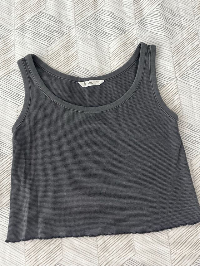 Mango: 3 Camisetas sin manga