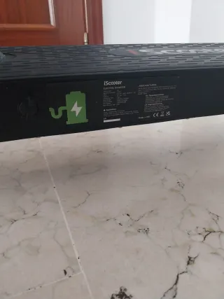 Patinete eléctrico negro