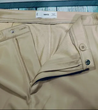 Pantalón efecto piel MNG Talla L