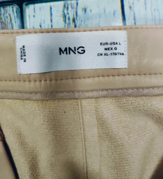 Pantalón efecto piel MNG Talla L