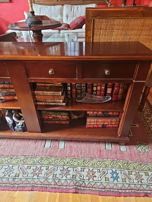 Librero de madera cerezo