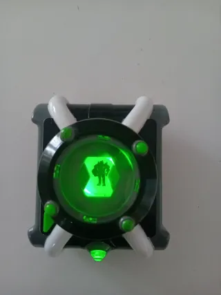Orologio Ben 10 parlante e luminoso