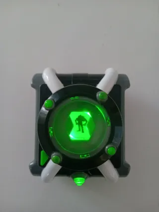 Orologio Ben 10 parlante e luminoso