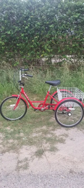 Triciclo Rojo con Cesta