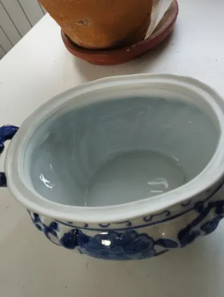 Salsera de porcelana azul y blanca