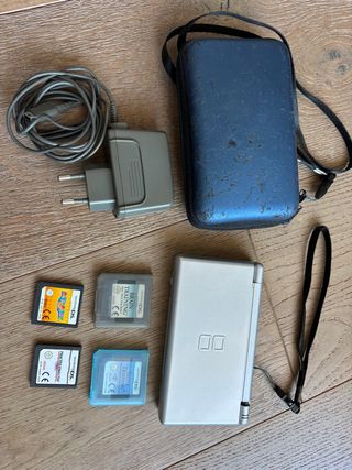 Nintendo DS Lite Plata + Accesorios