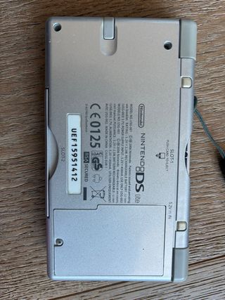 Nintendo DS Lite Plata + Accesorios