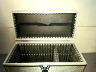 Maletín insonorizado de aluminio