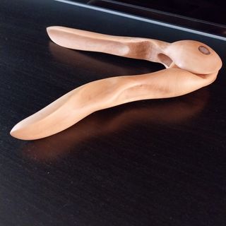 cascanueces artesanal tallado en madera de boj,