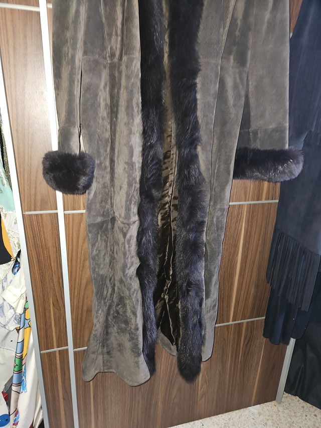 Abrigo largo ante con detalles de pelo