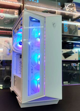 PC Gaming Ryzen 7 7800X3D + RTX 5070TI